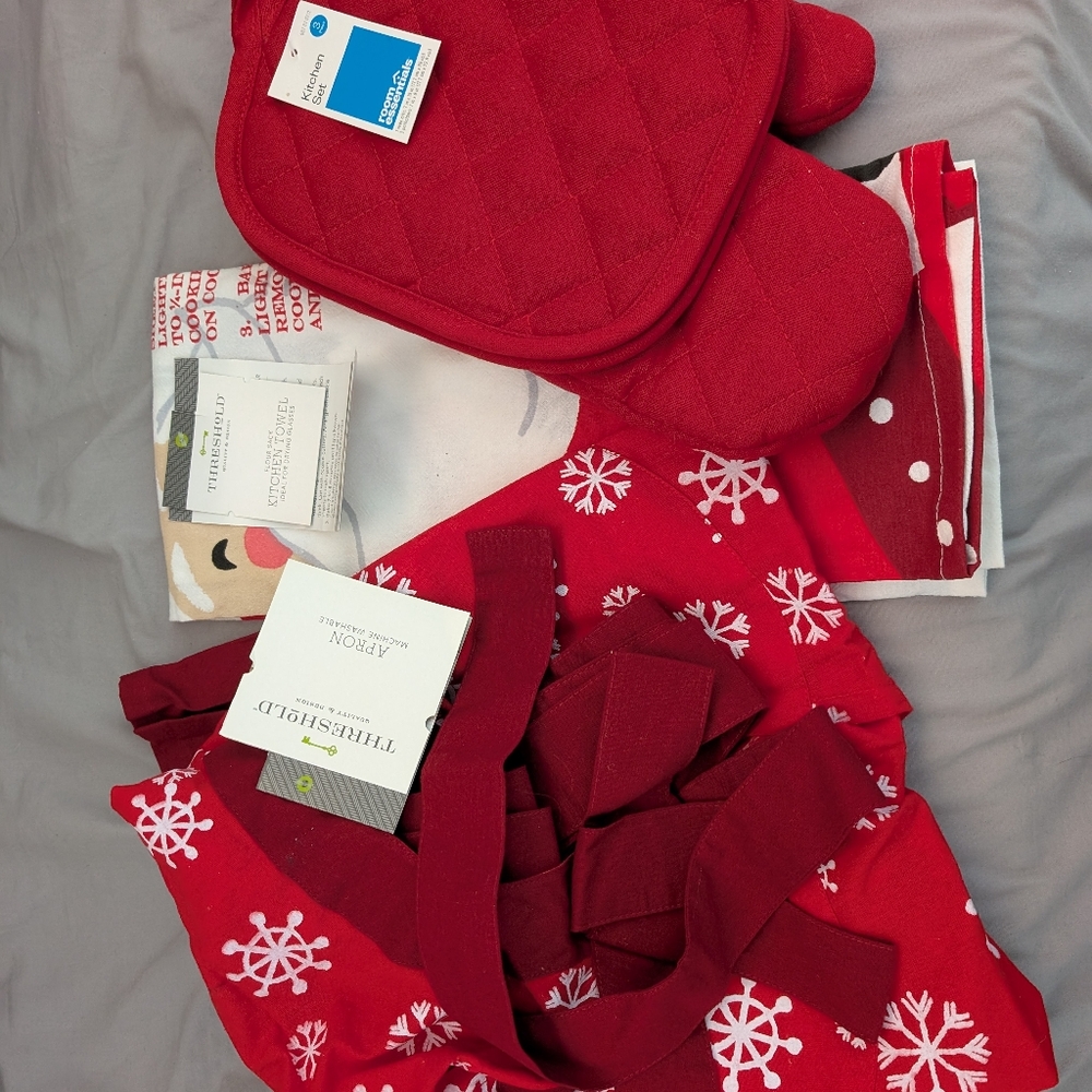 Threshold Red Snowflake Kitchen Set